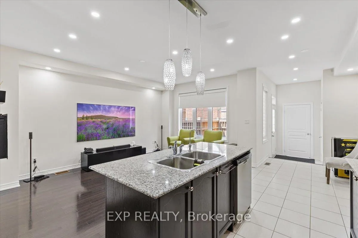 Photo 7 of 92 East's Corners Boulevard, Vaughan, Kleinburg — HOMEH
