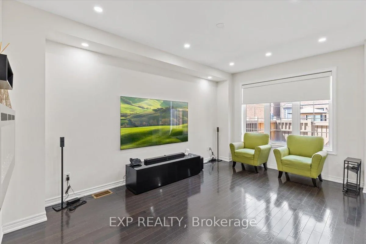 Photo 9 of 92 East's Corners Boulevard, Vaughan, Kleinburg — HOMEH
