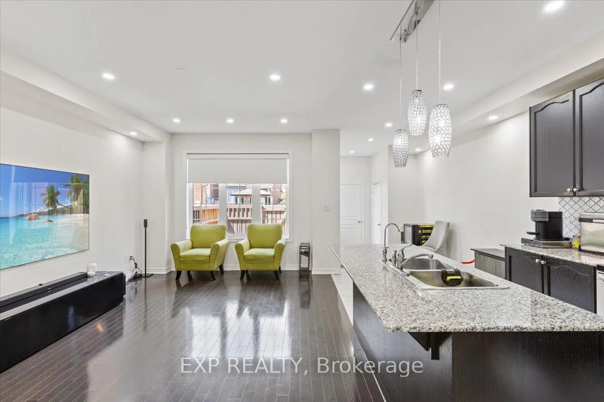 Photo 10 of 92 East's Corners Boulevard, Vaughan, Kleinburg — HOMEH