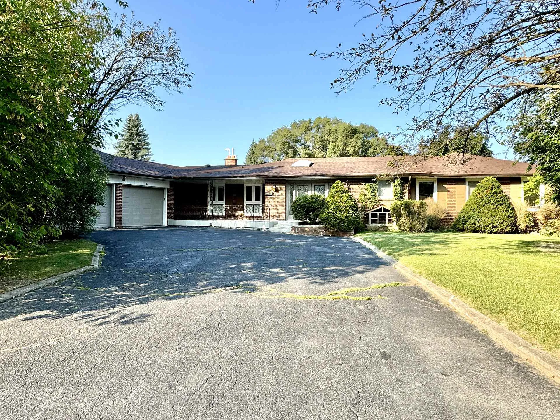 Photo 1 of 44 Fairway Heights Drive, Markham, Bayview Fairway-Bayview Country Club Estates — HOMEH