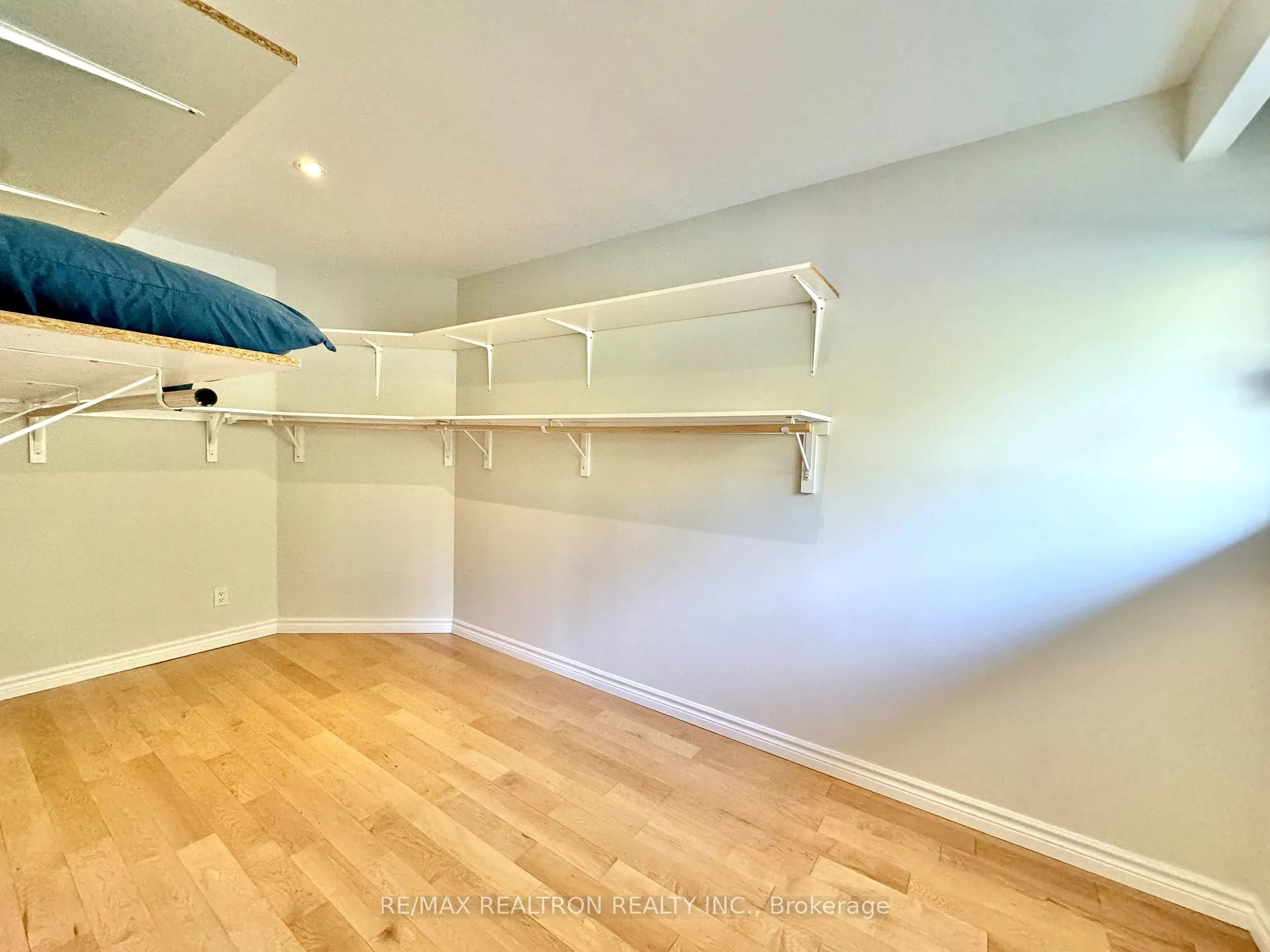 Photo 22 of 44 Fairway Heights Drive, Markham, Bayview Fairway-Bayview Country Club Estates — HOMEH