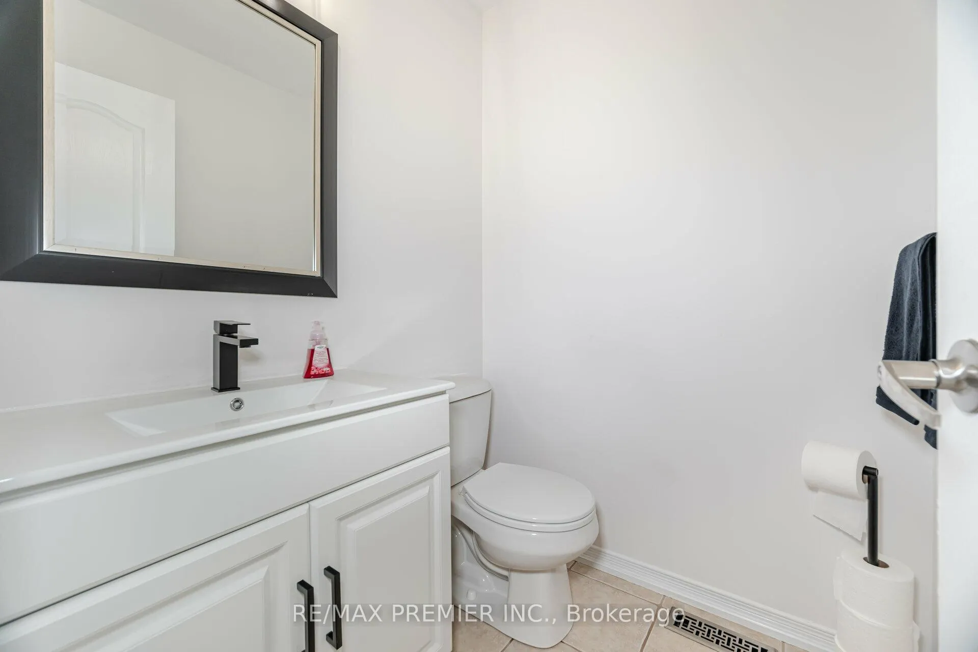 Photo 16 of 2233 Nevils Street, Innisfil, Alcona — HOMEH