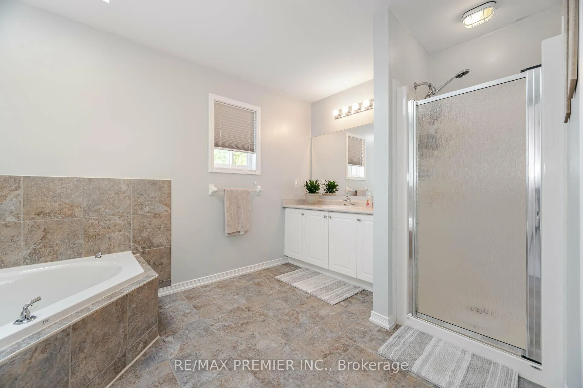 Photo 22 of 2233 Nevils Street, Innisfil, Alcona — HOMEH