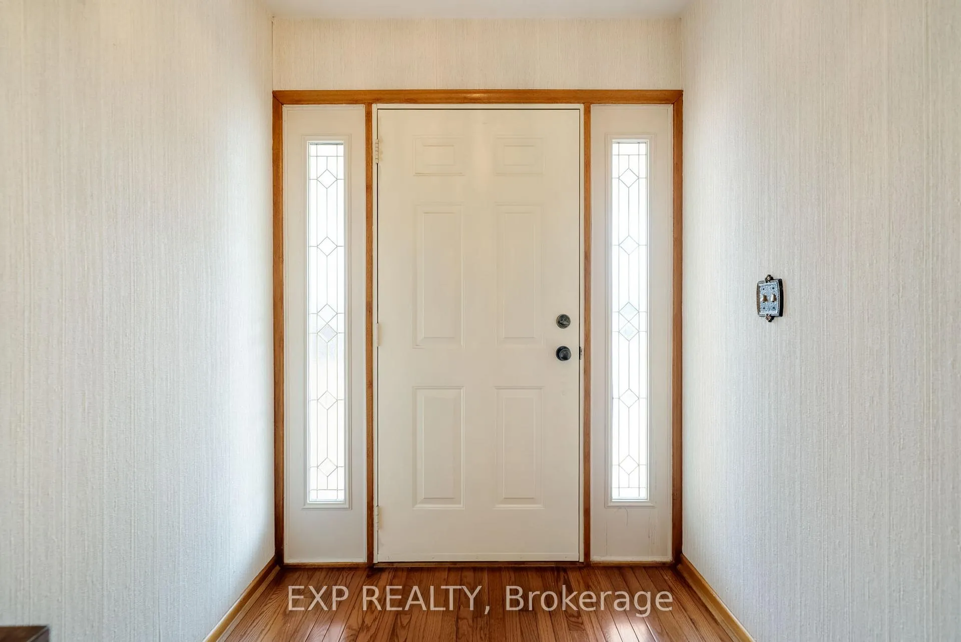 Photo 5 of 20 Pebble Beach Drive, Cobourg — HOMEH