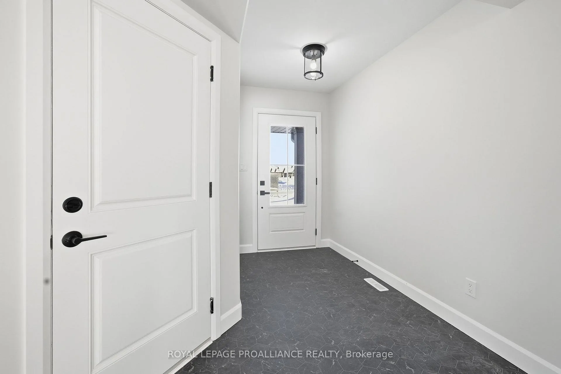 Photo 7 of 93 Raycroft Drive, Belleville, Thurlow Ward — HOMEH