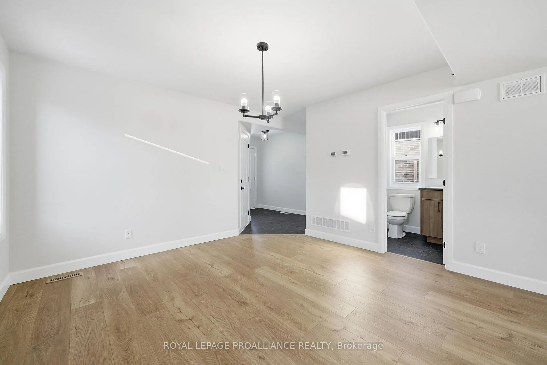 Photo 10 of 93 Raycroft Drive, Belleville, Thurlow Ward — HOMEH