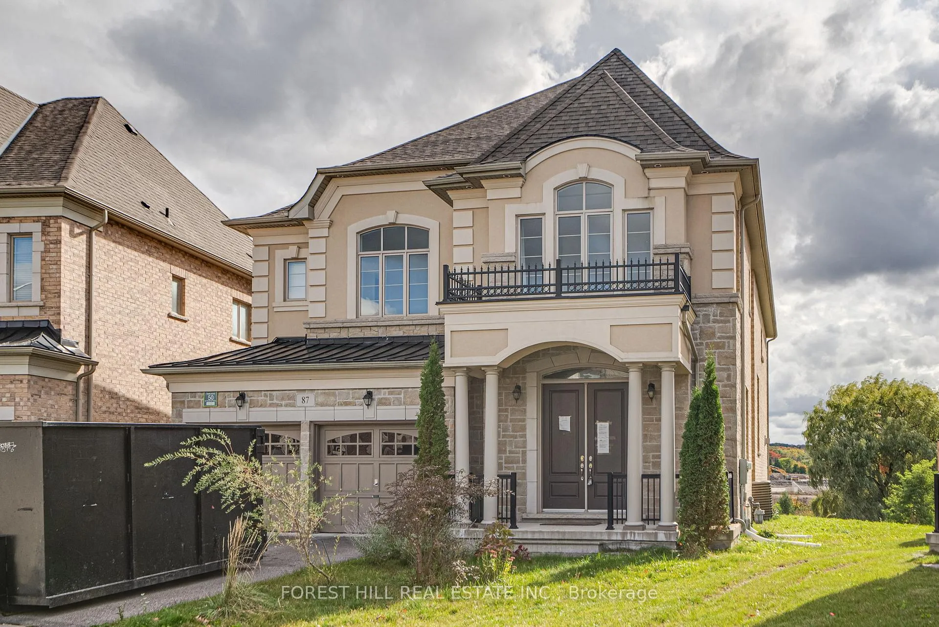 Photo 2 of 87 Strawbridge Farm Drive, Aurora, Aurora Grove — HOMEH