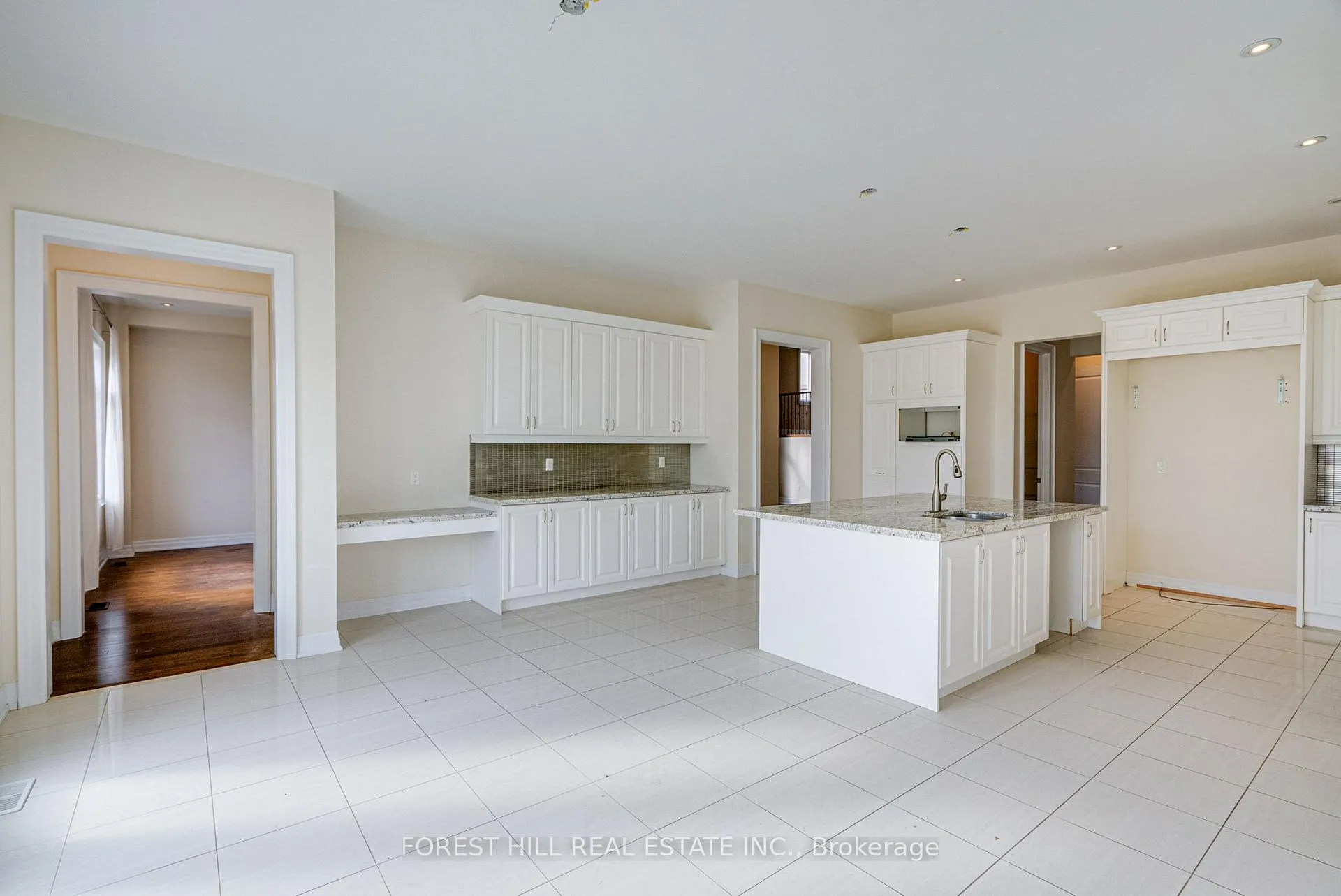 Photo 14 of 87 Strawbridge Farm Drive, Aurora, Aurora Grove — HOMEH