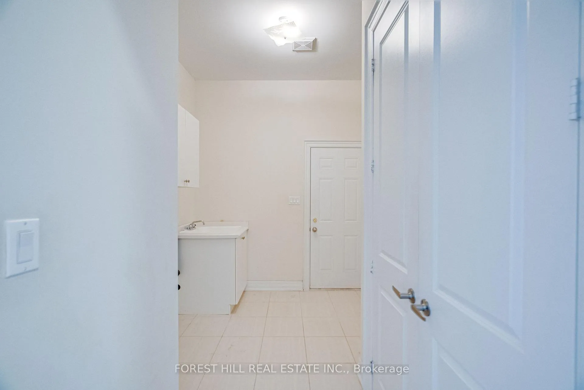 Photo 21 of 87 Strawbridge Farm Drive, Aurora, Aurora Grove — HOMEH