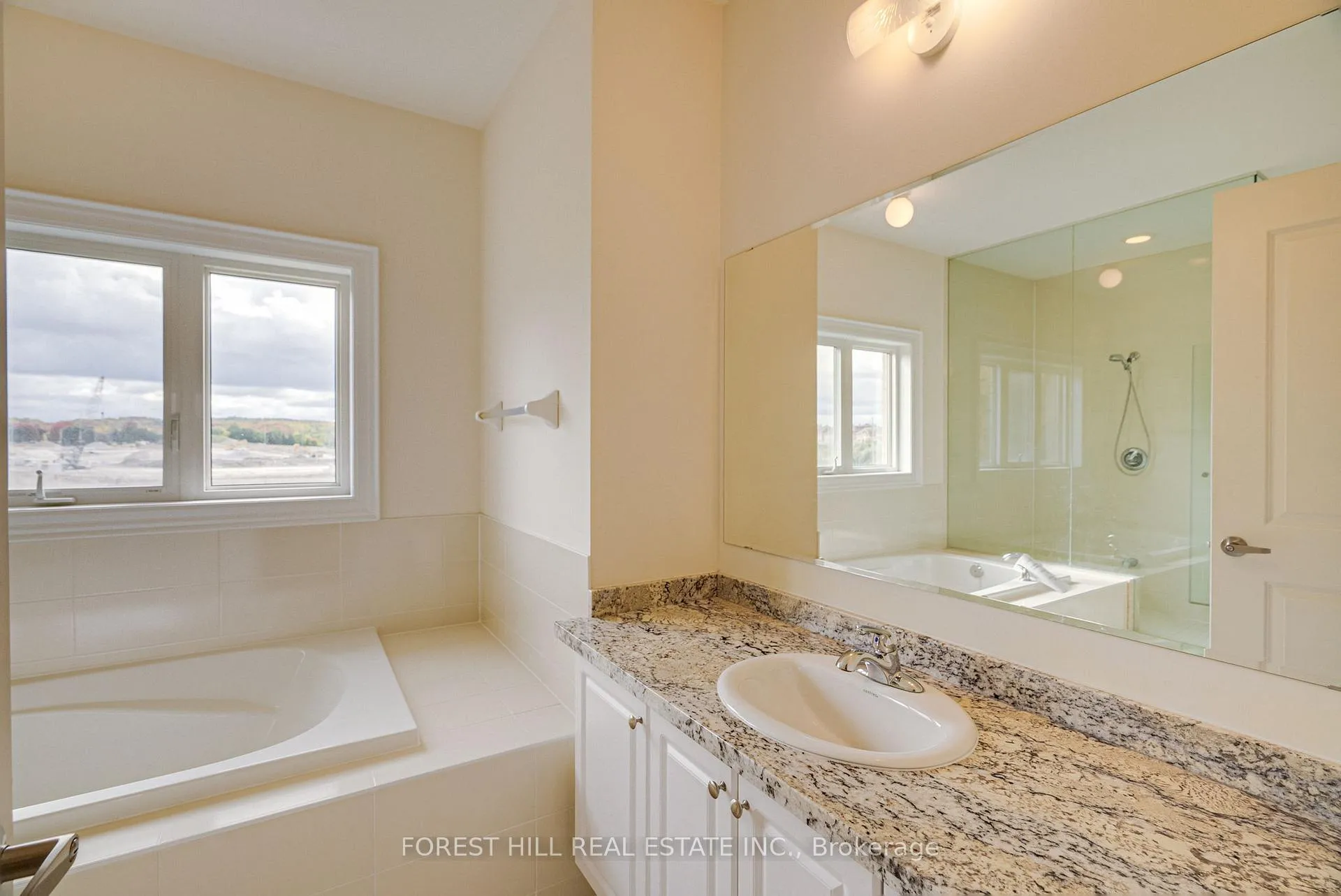 Photo 37 of 87 Strawbridge Farm Drive, Aurora, Aurora Grove — HOMEH