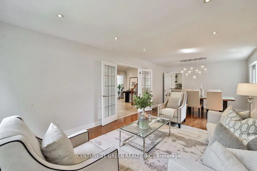 Photo 6 of 25 Ferrah Street, Markham, Unionville — HOMEH