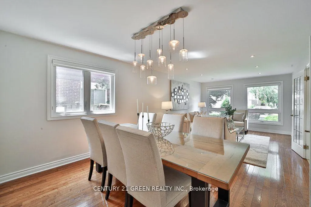 Photo 7 of 25 Ferrah Street, Markham, Unionville — HOMEH