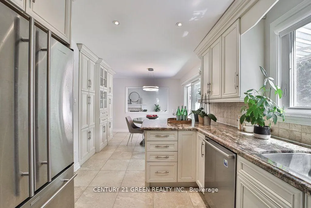 Photo 9 of 25 Ferrah Street, Markham, Unionville — HOMEH
