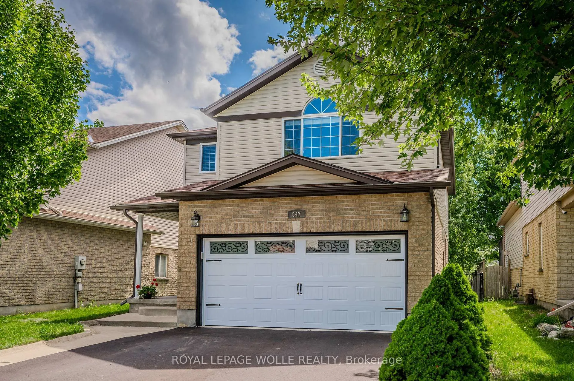 Photo 2 of 547 St Moritz Avenue, Waterloo — HOMEH