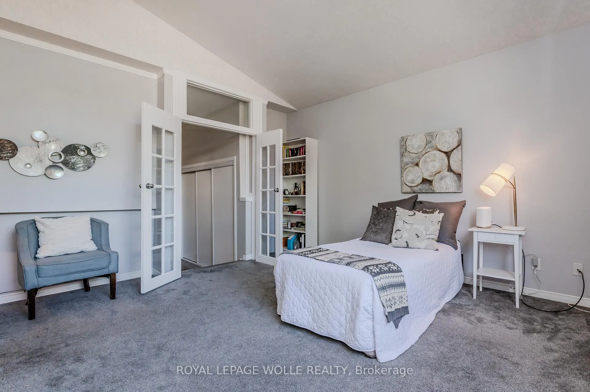 Photo 18 of 547 St Moritz Avenue, Waterloo — HOMEH
