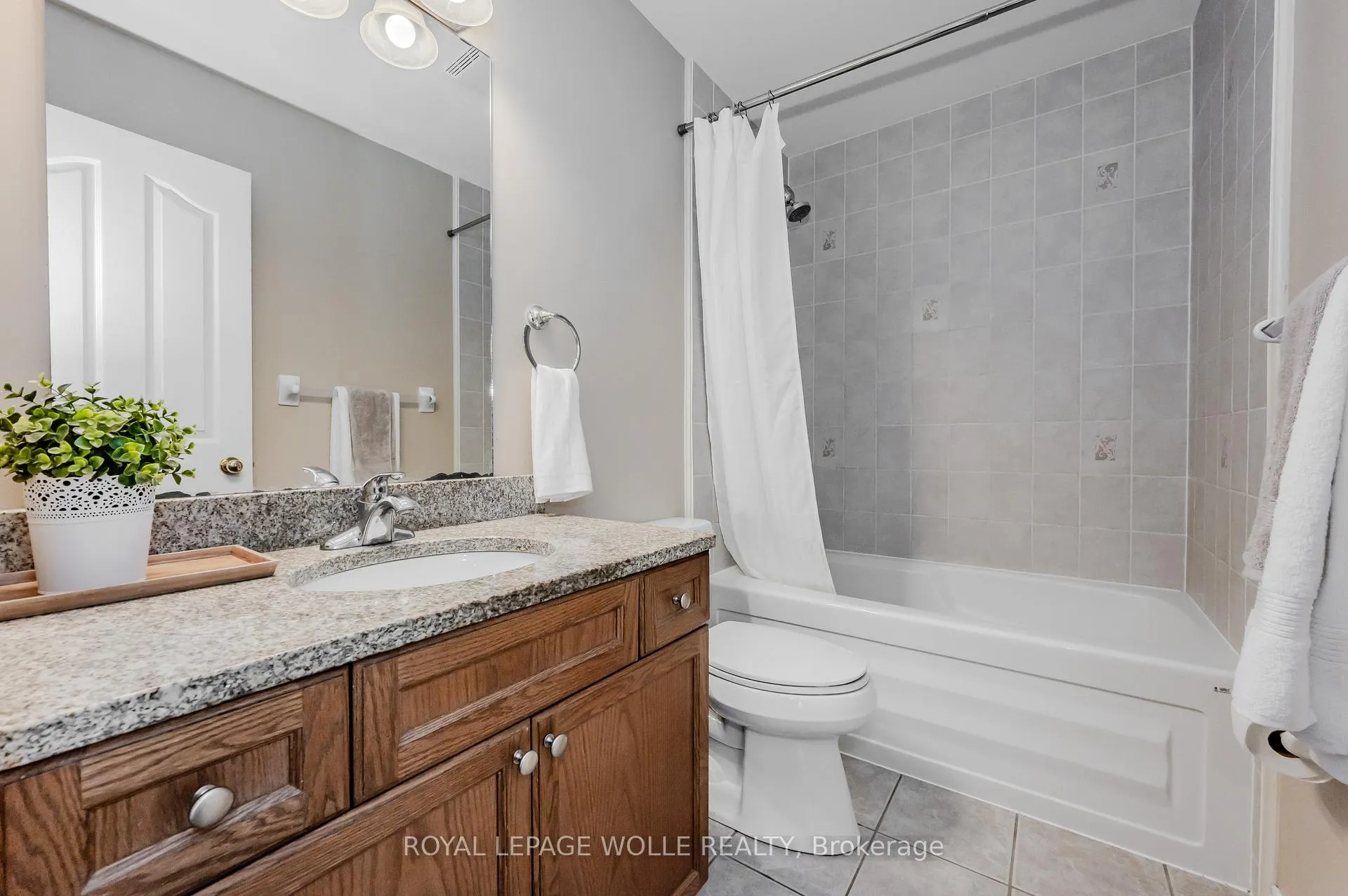 Photo 20 of 547 St Moritz Avenue, Waterloo — HOMEH