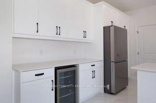 Photo 11 of 213 Fallowfield Drive, Kitchener — HOMEH