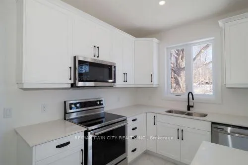 Photo 14 of 213 Fallowfield Drive, Kitchener — HOMEH