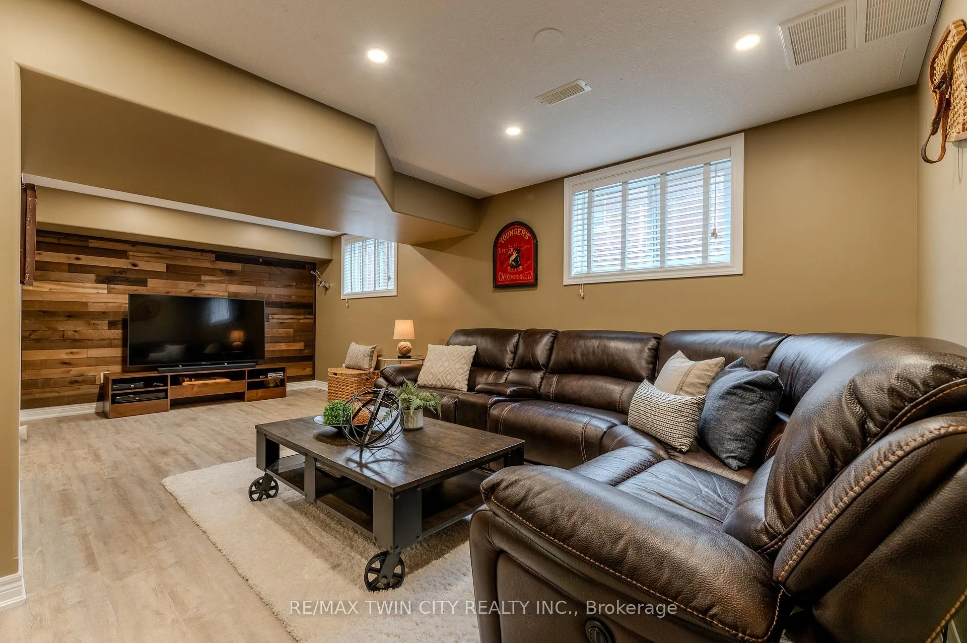 Photo 5 of 79 Taylor Road, Brant, South Dumfries — HOMEH