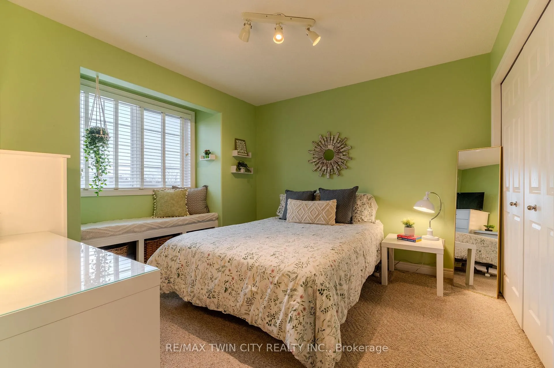 Photo 26 of 79 Taylor Road, Brant, South Dumfries — HOMEH