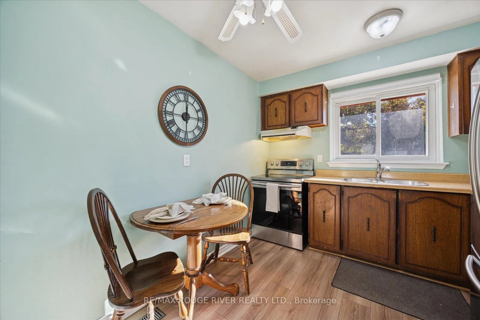 Photo 10 of 695 Hillcroft Street, Oshawa, Eastdale — HOMEH
