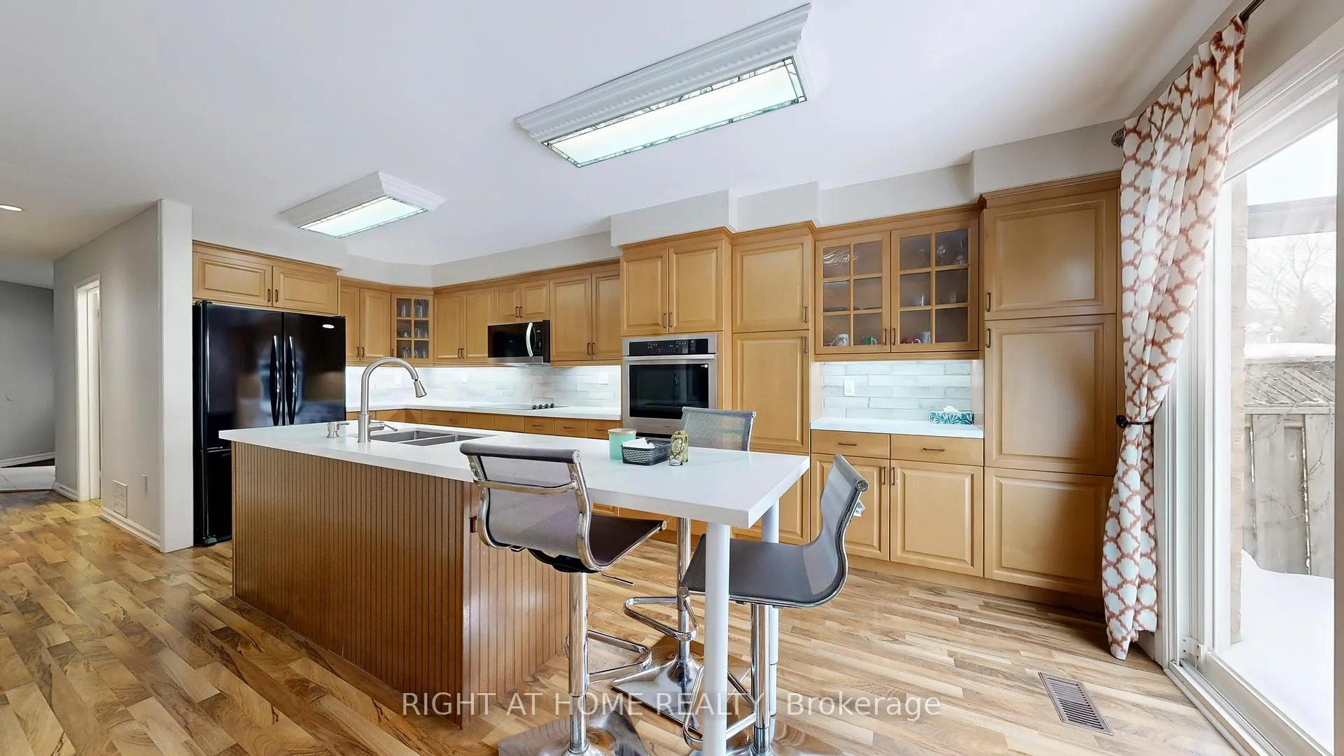 Photo 15 of 46 Furrow Drive, Whitby, Rolling Acres — HOMEH