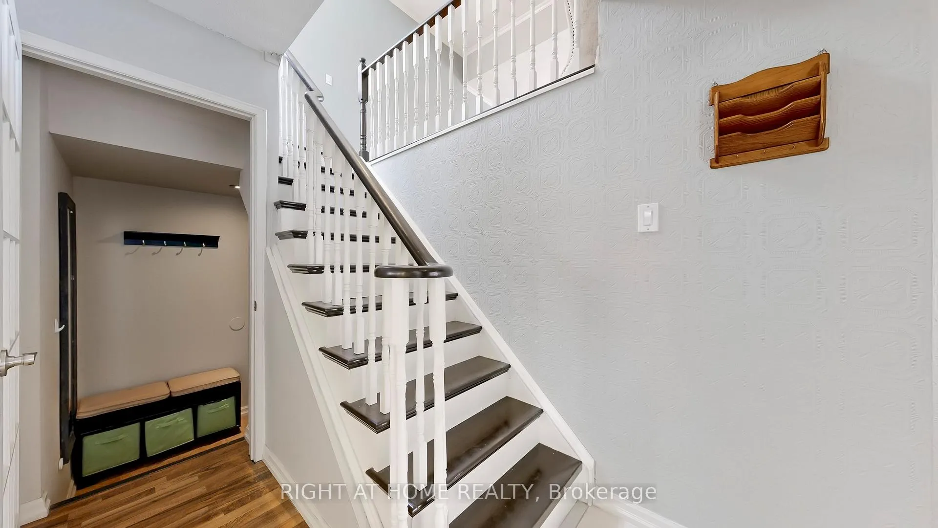 Photo 21 of 46 Furrow Drive, Whitby, Rolling Acres — HOMEH