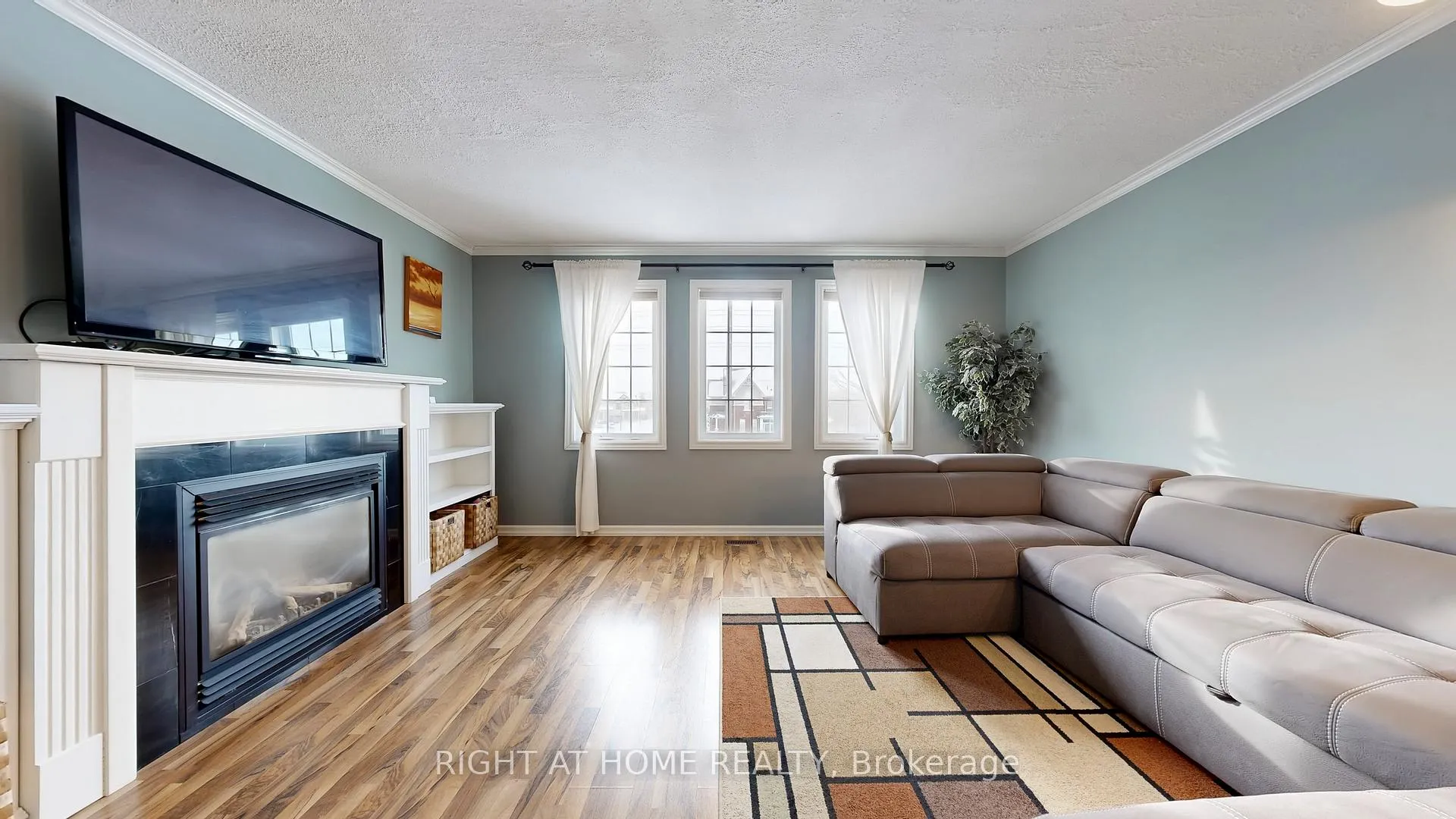 Photo 25 of 46 Furrow Drive, Whitby, Rolling Acres — HOMEH