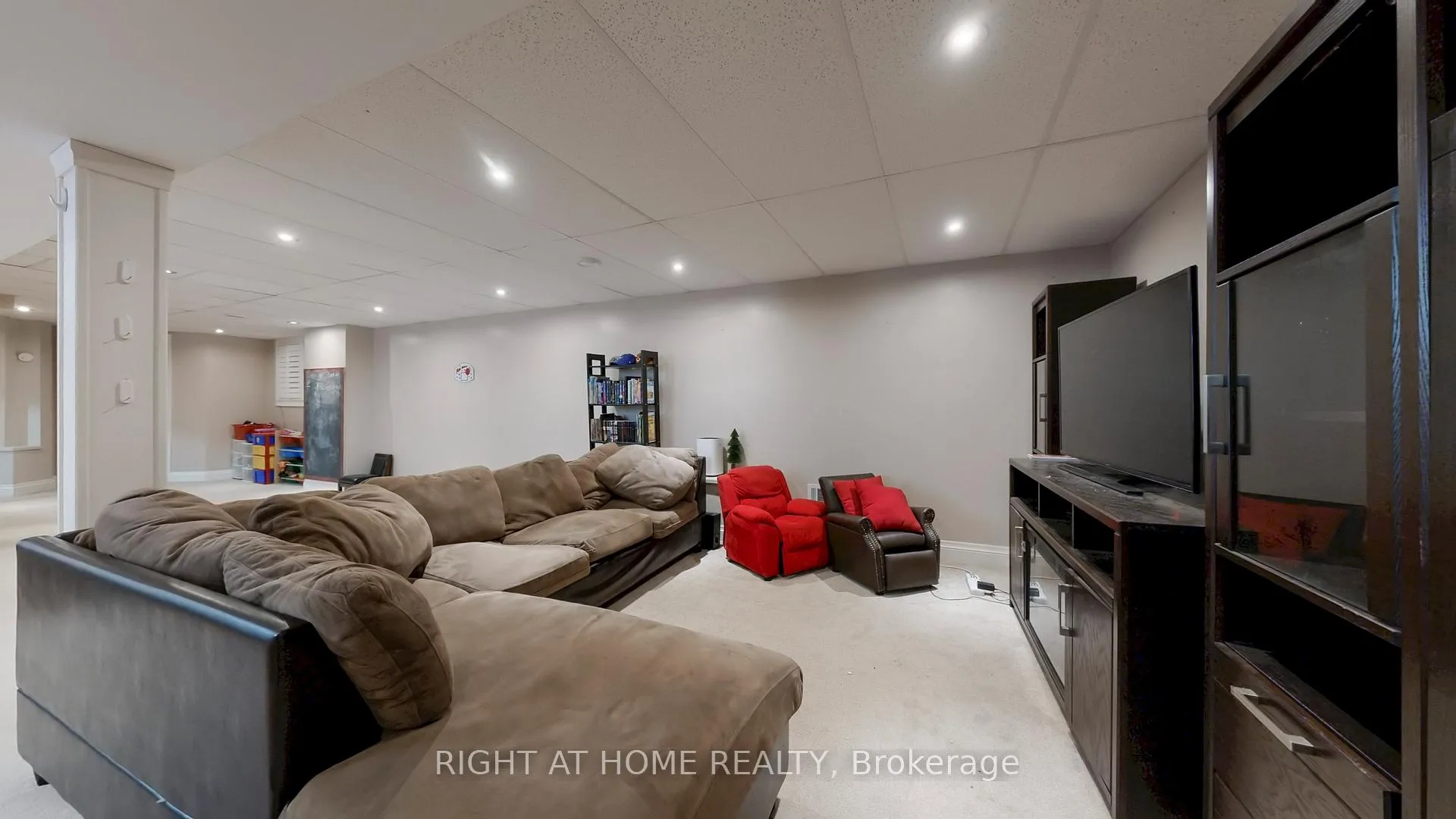 Photo 45 of 46 Furrow Drive, Whitby, Rolling Acres — HOMEH