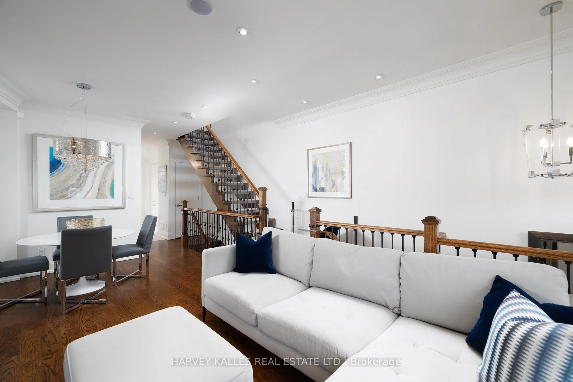 Photo 4 of 1A Khedive Avenue, Toronto, Englemount-Lawrence — HOMEH