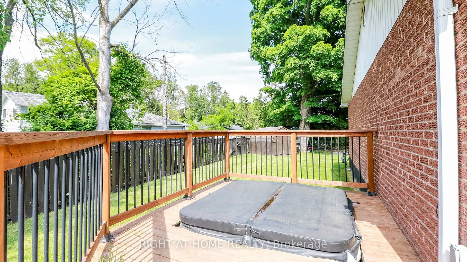 Photo 5 of 3915 Pine Rock Avenue, Innisfil, Rural Innisfil — HOMEH