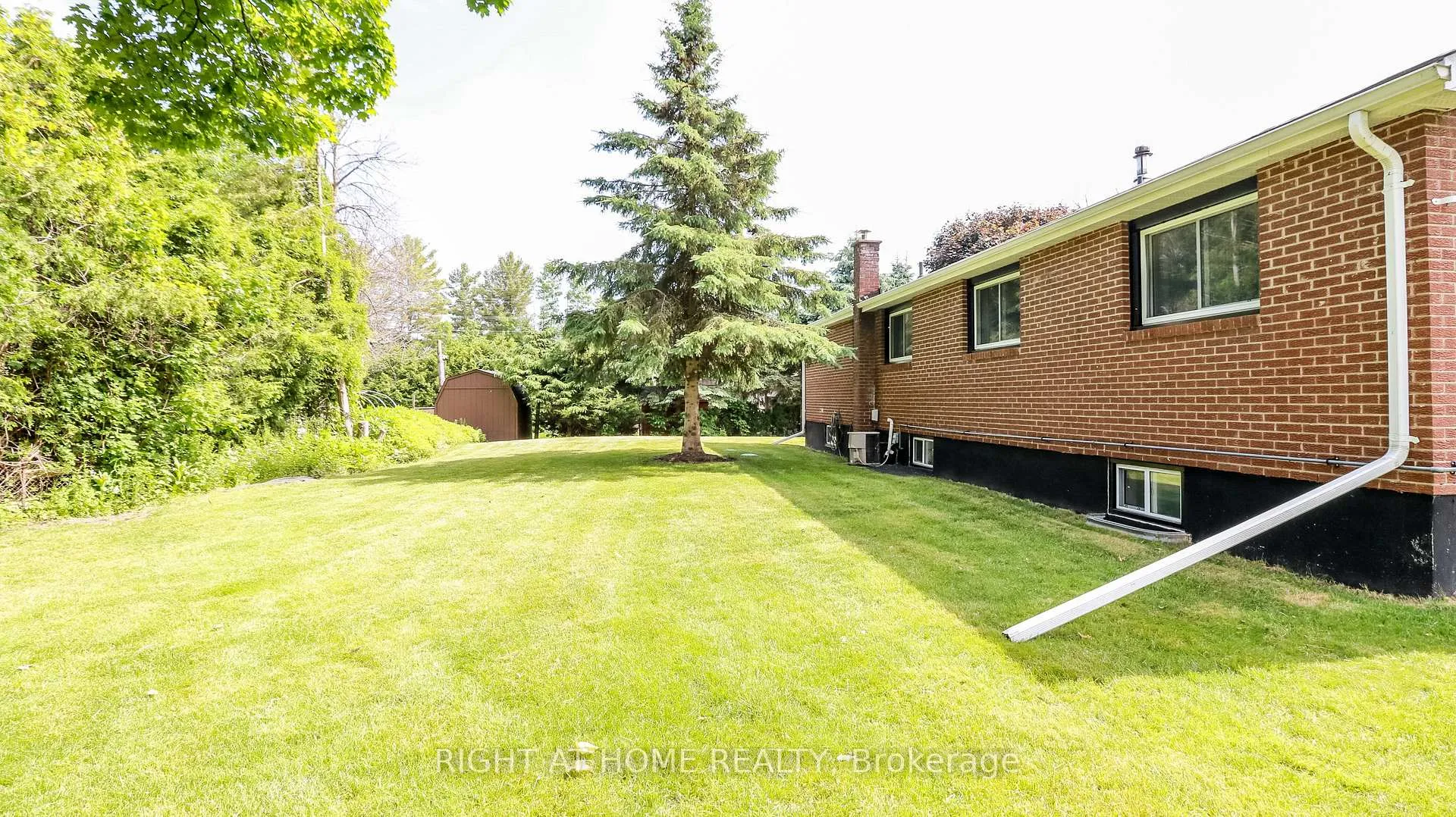 Photo 6 of 3915 Pine Rock Avenue, Innisfil, Rural Innisfil — HOMEH