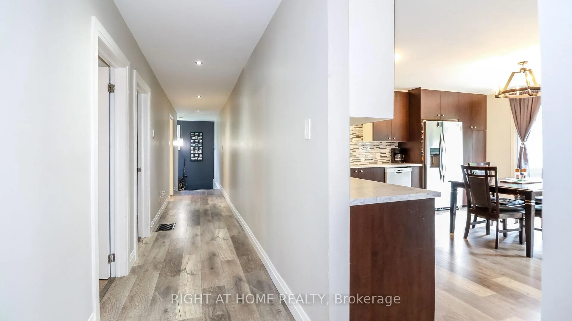 Photo 13 of 3915 Pine Rock Avenue, Innisfil, Rural Innisfil — HOMEH