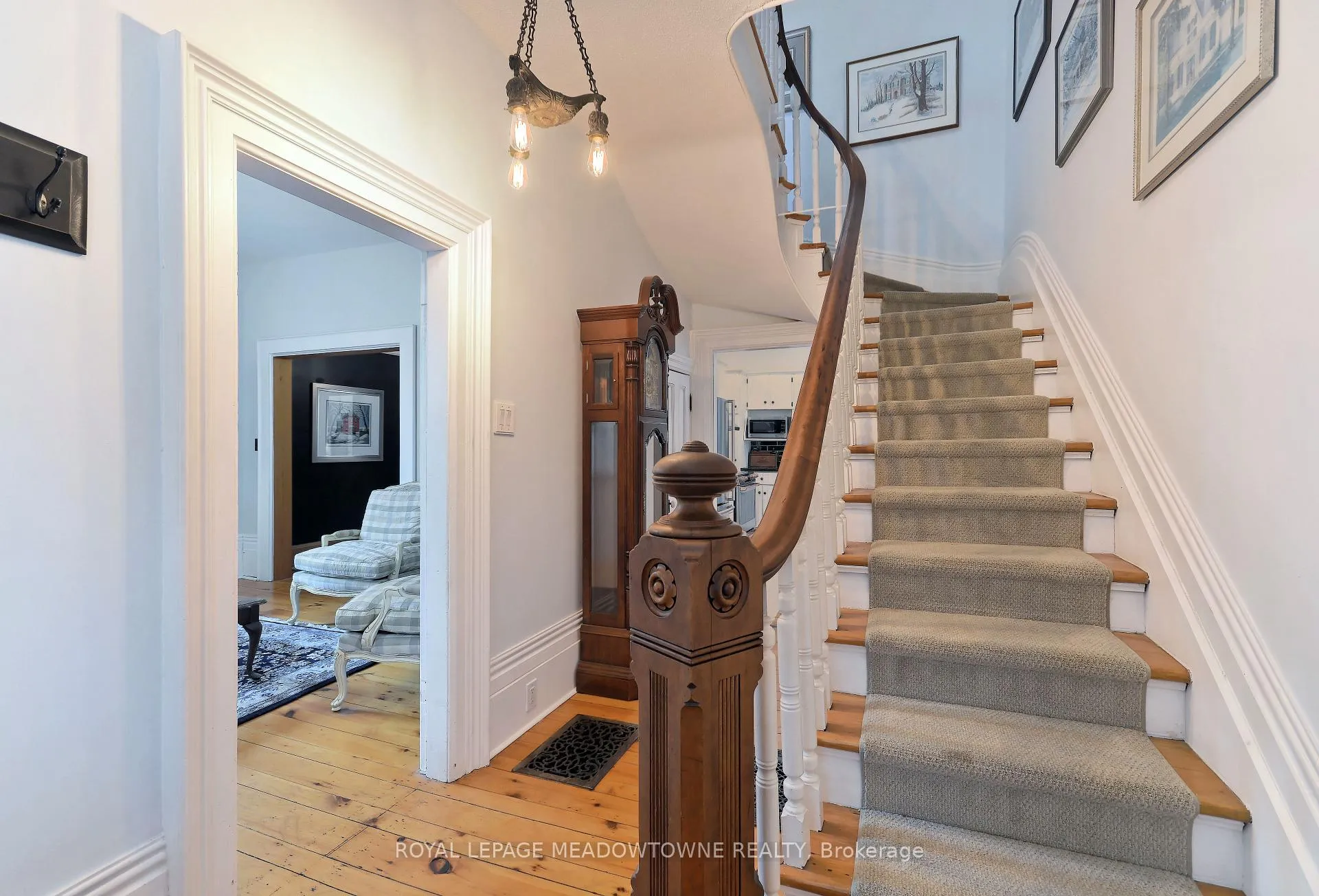 Photo 5 of 40 Centre Street, New Tecumseth, Alliston — HOMEH