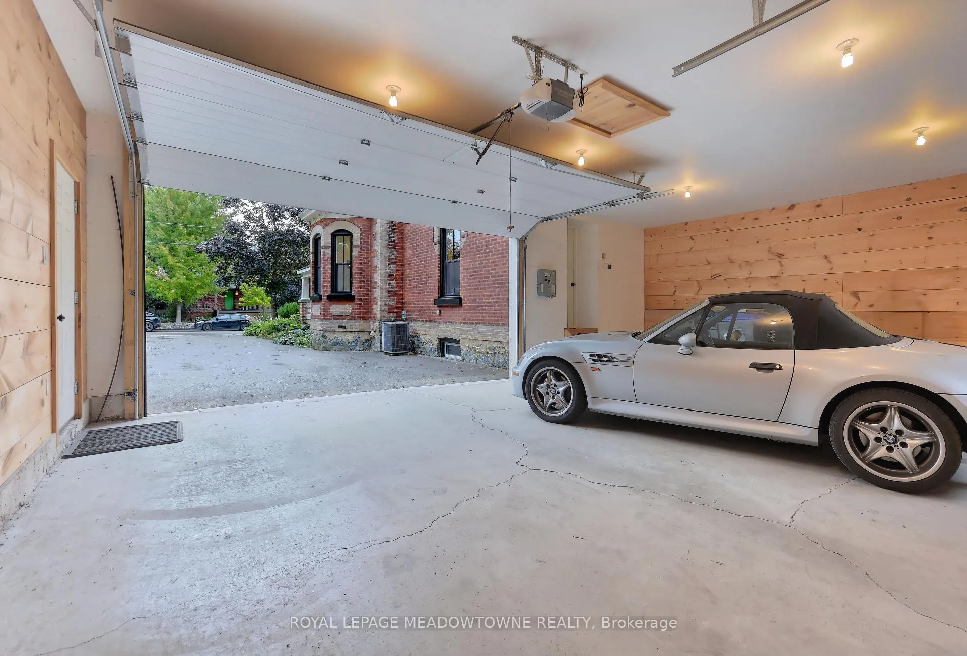 Photo 25 of 40 Centre Street, New Tecumseth, Alliston — HOMEH