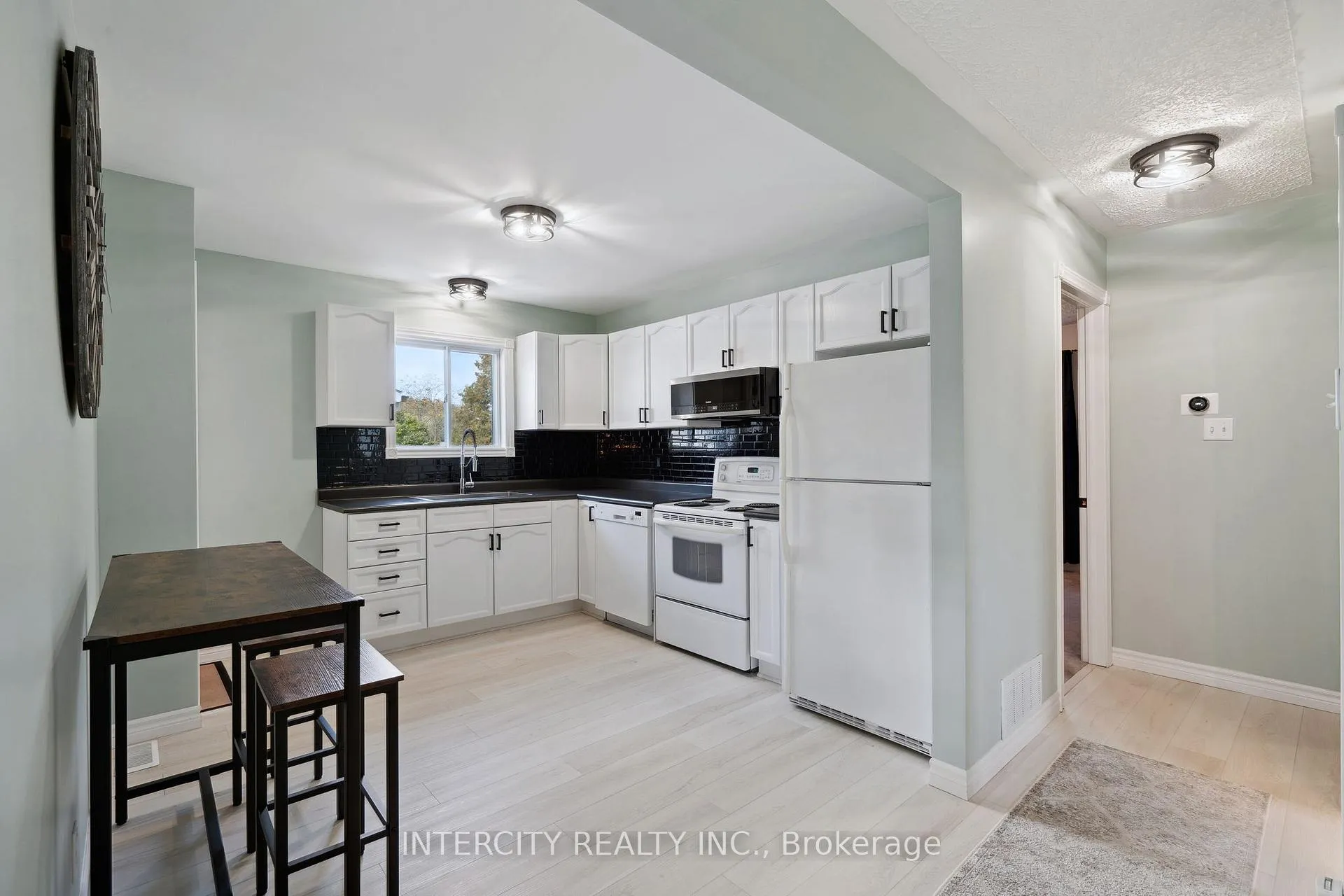 Photo 5 of 136 George Street, Tay, Victoria Harbour — HOMEH