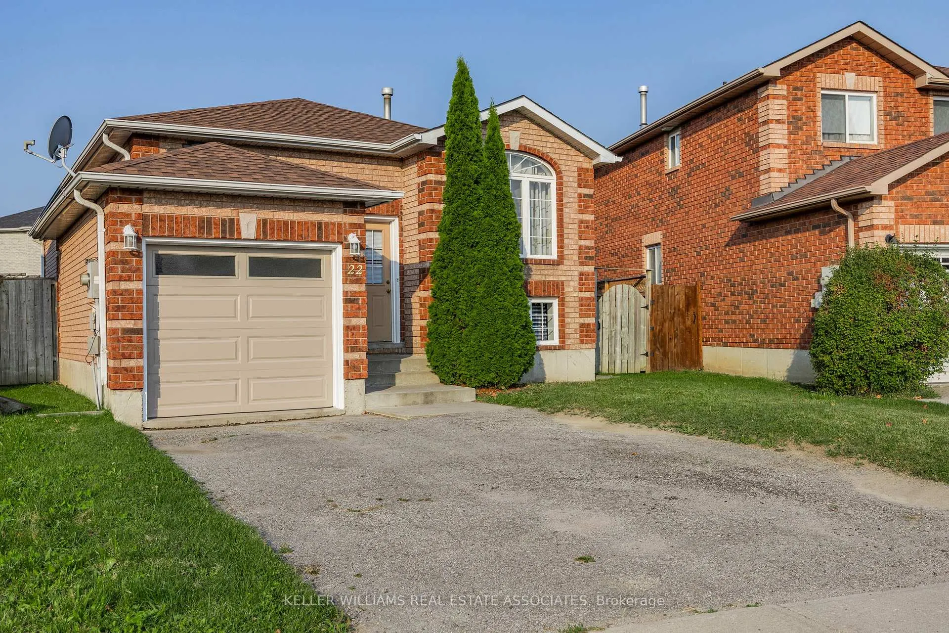 Photo 2 of 22 Weymouth Road, Barrie, Georgian Drive — HOMEH