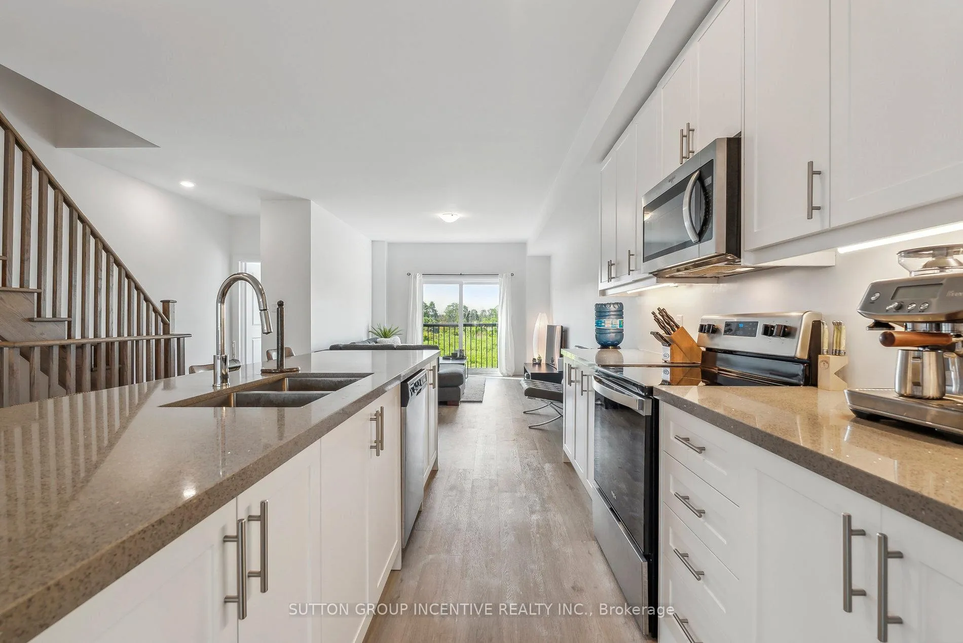 Photo 3 of 1495 Purchase Place, Innisfil, Lefroy — HOMEH