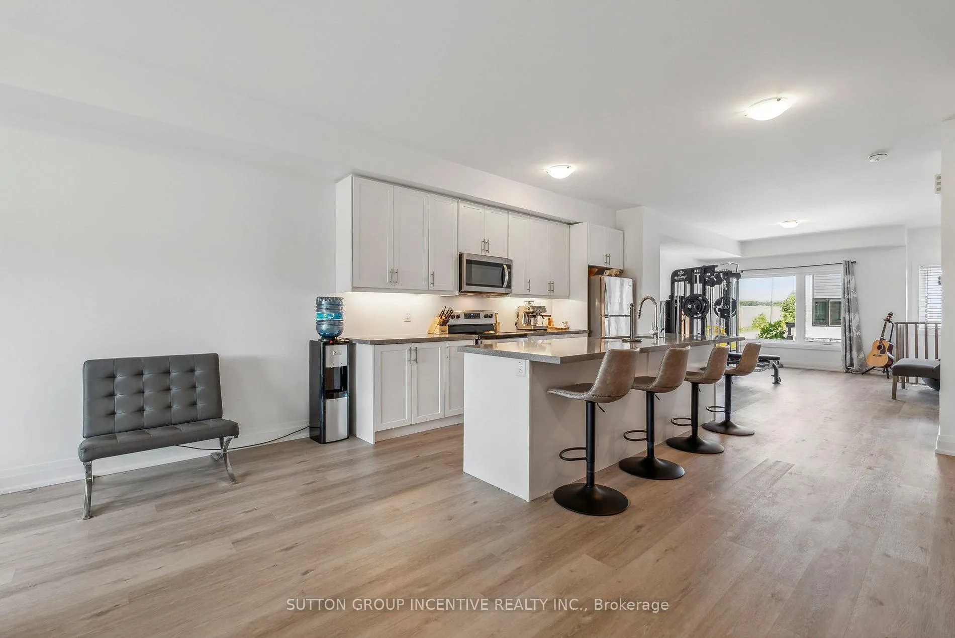 Photo 5 of 1495 Purchase Place, Innisfil, Lefroy — HOMEH