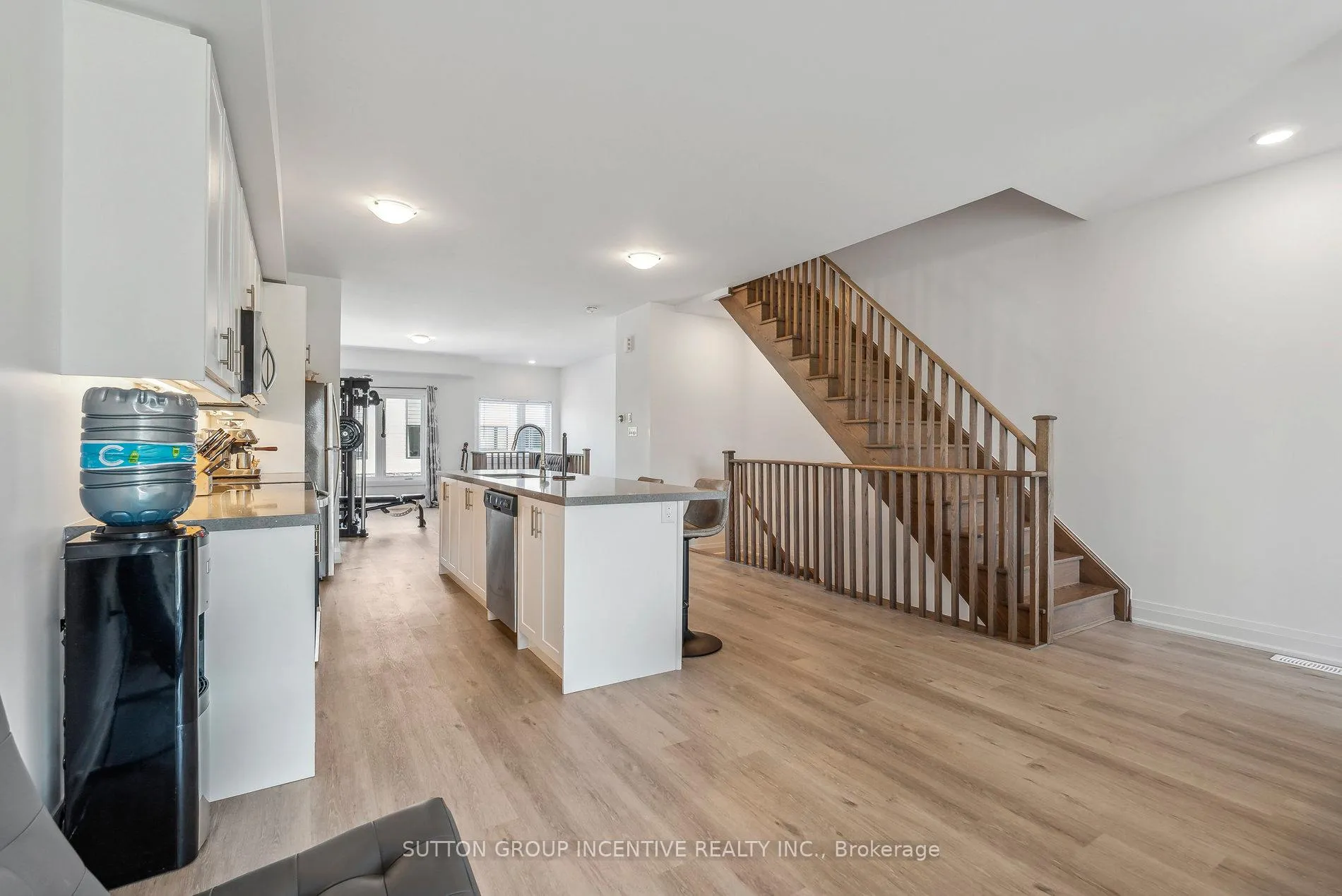 Photo 8 of 1495 Purchase Place, Innisfil, Lefroy — HOMEH