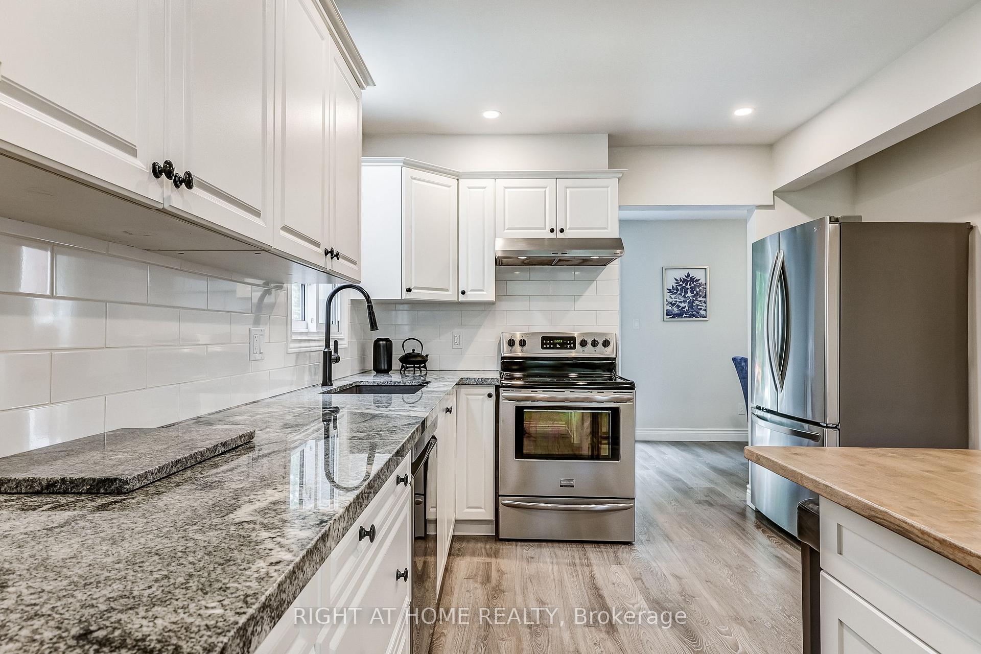 Photo 5 of 8 Doreen Crescent, Clarington, Bowmanville — HOMEH