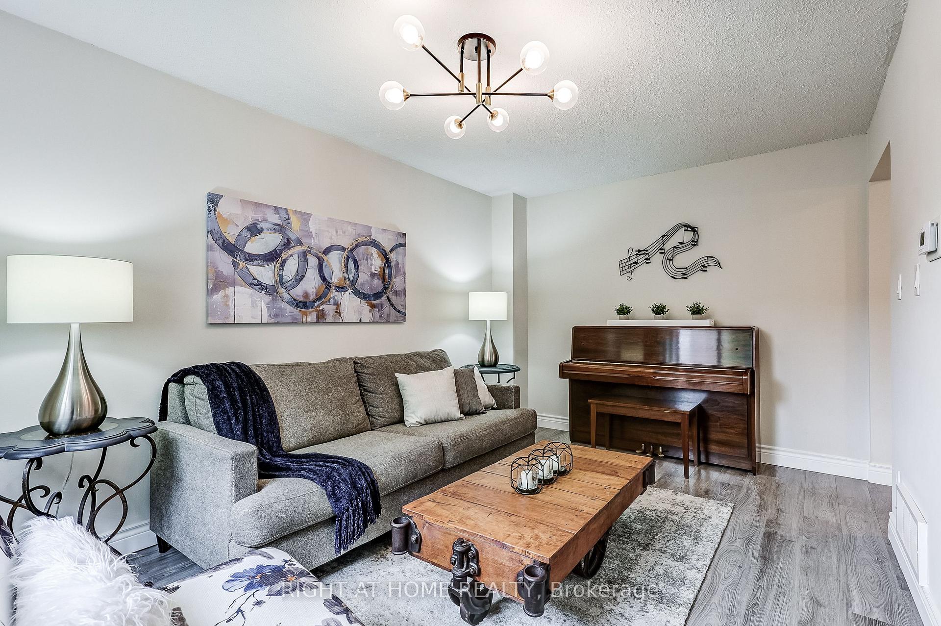 Photo 8 of 8 Doreen Crescent, Clarington, Bowmanville — HOMEH