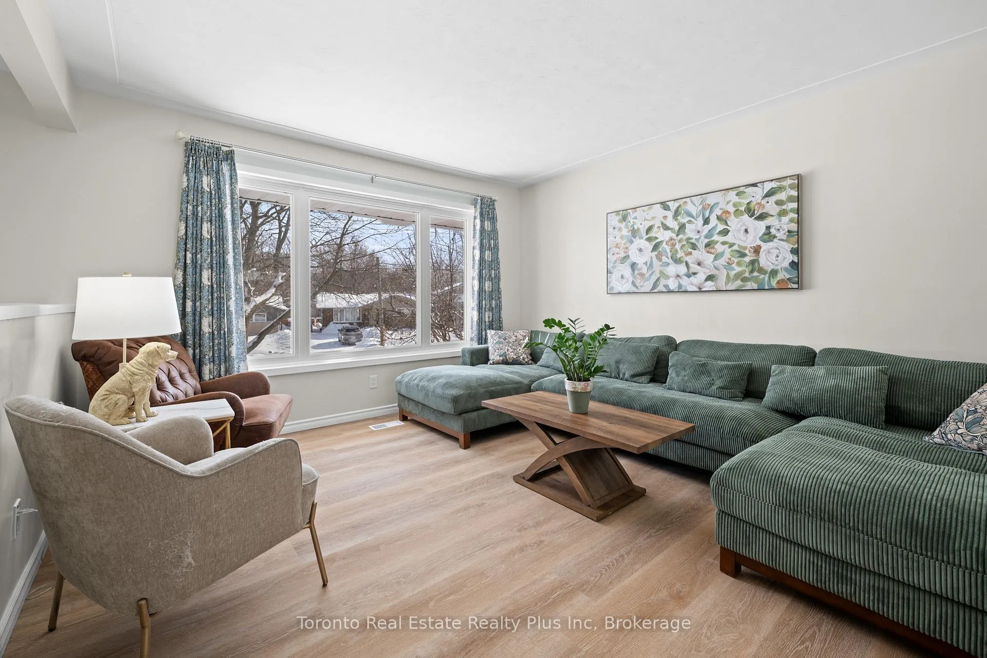 Photo 9 of 528 Greenbrook Drive, Kitchener — HOMEH