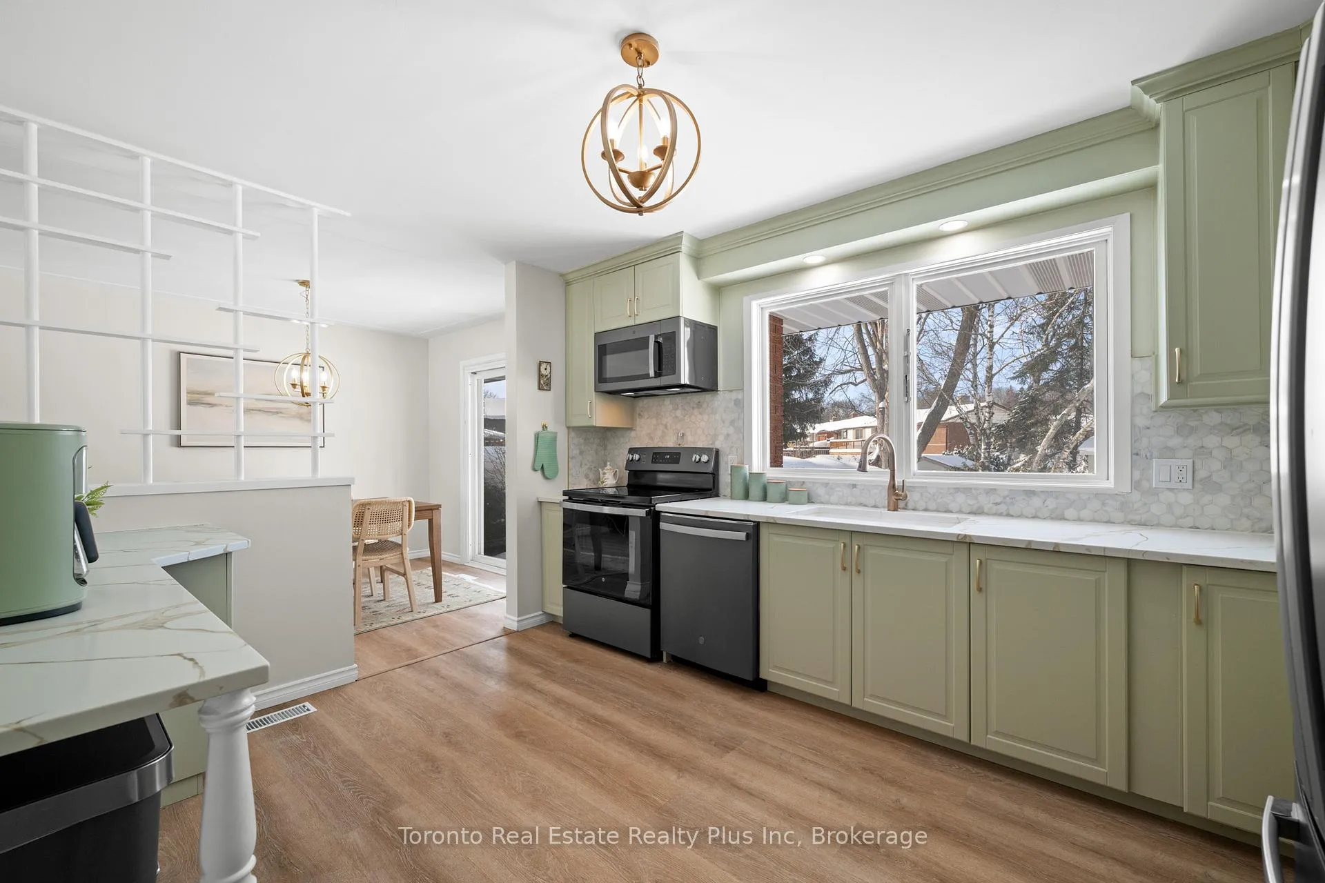 Photo 15 of 528 Greenbrook Drive, Kitchener — HOMEH