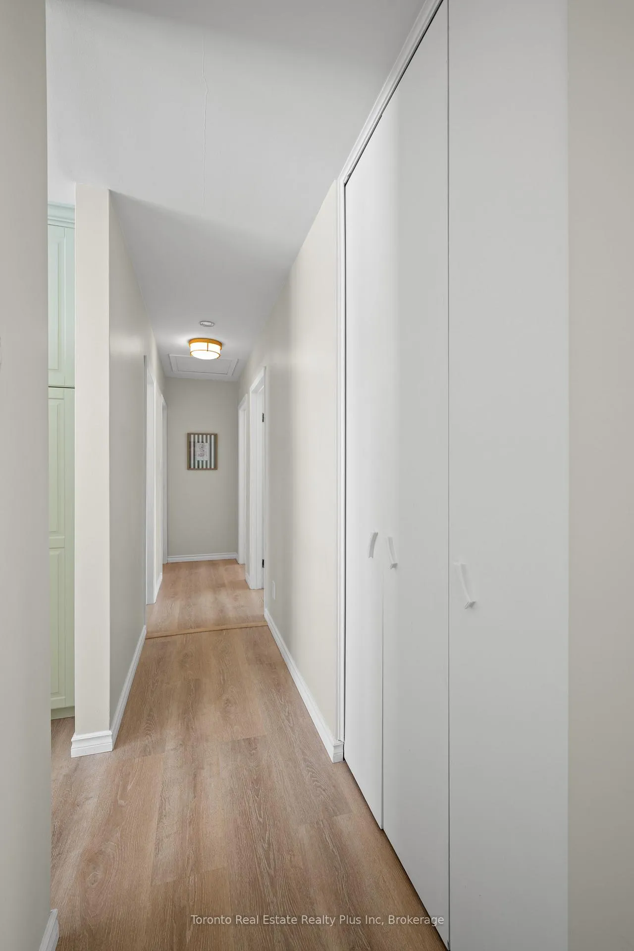 Photo 16 of 528 Greenbrook Drive, Kitchener — HOMEH