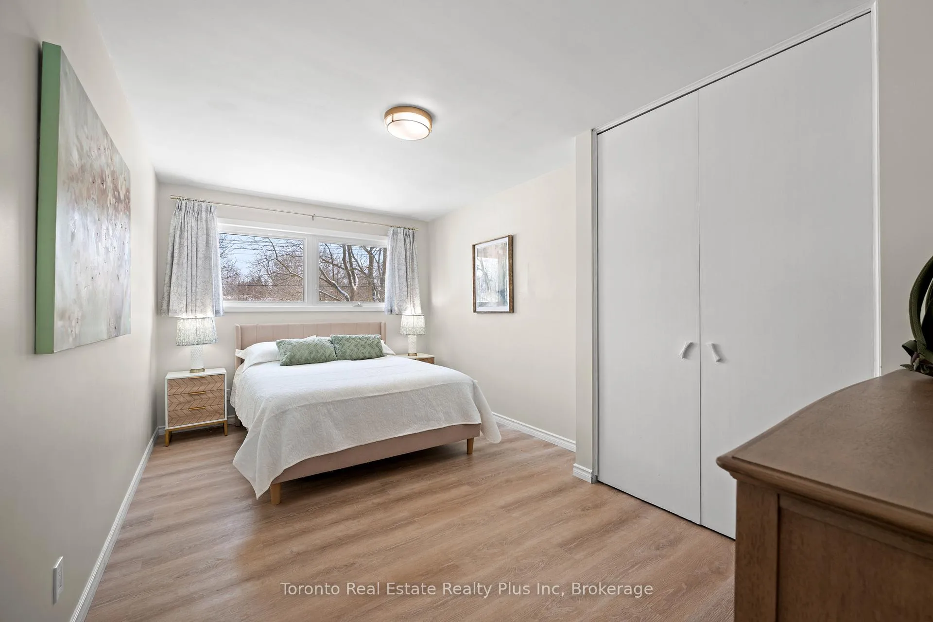 Photo 17 of 528 Greenbrook Drive, Kitchener — HOMEH