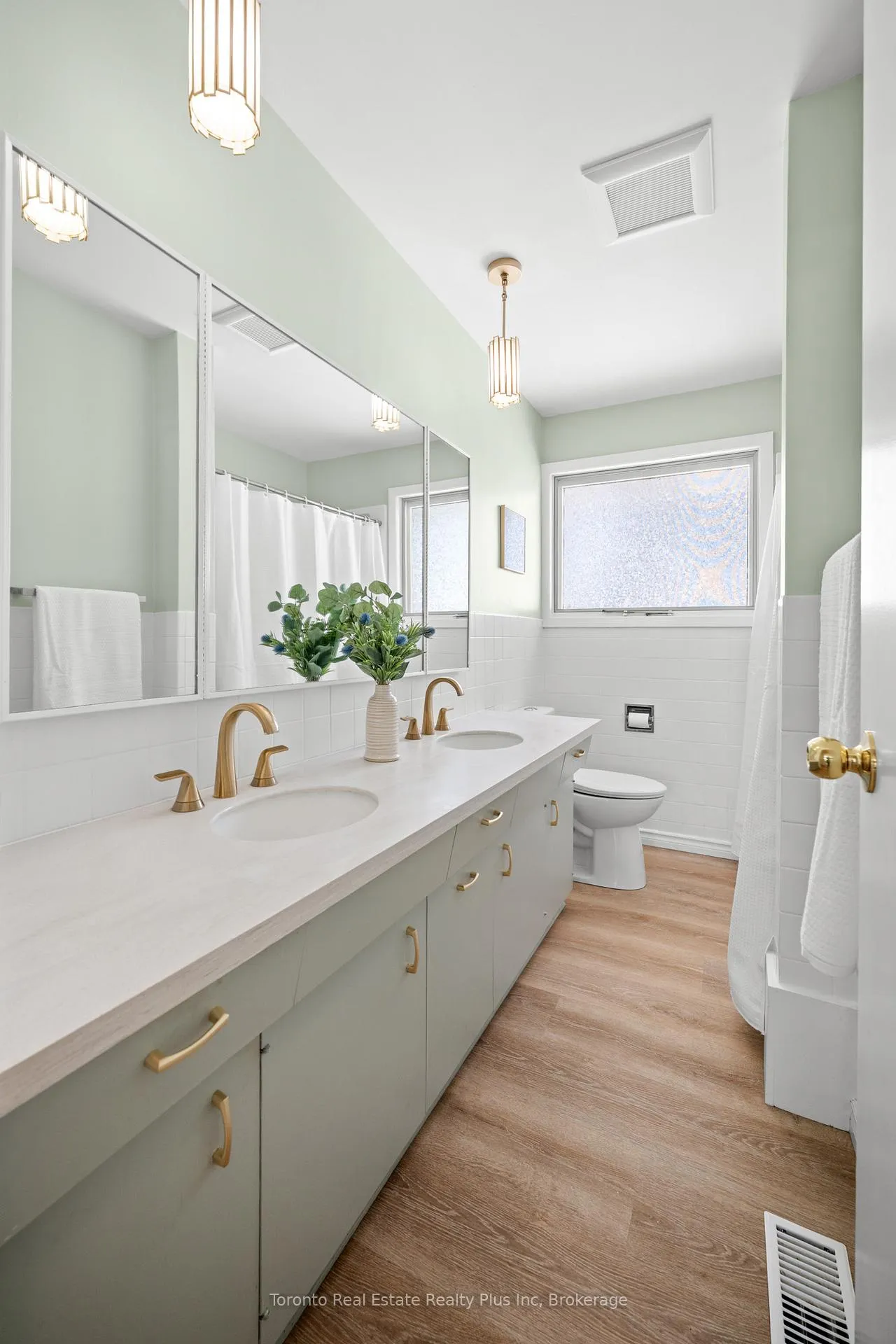 Photo 20 of 528 Greenbrook Drive, Kitchener — HOMEH