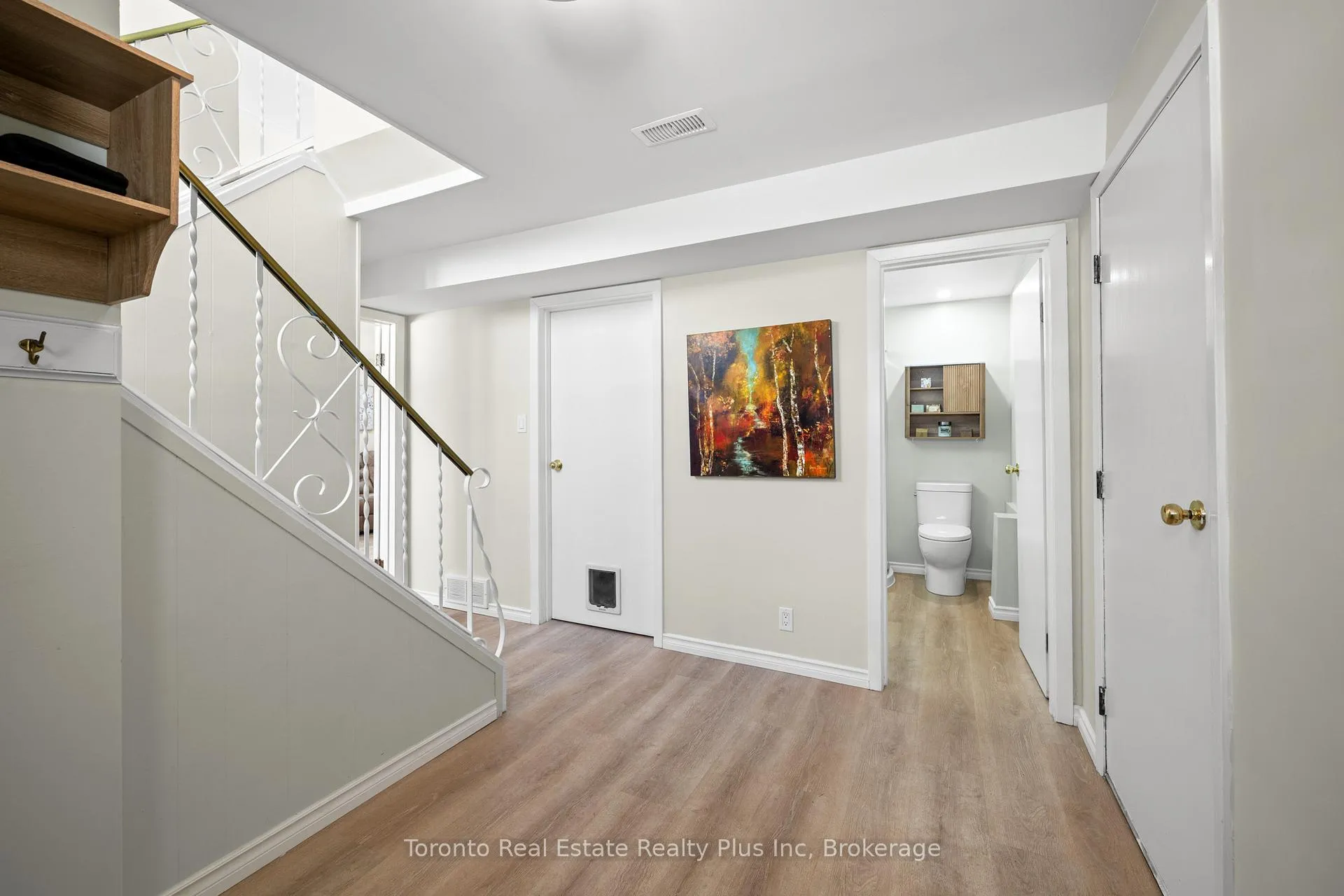Photo 22 of 528 Greenbrook Drive, Kitchener — HOMEH