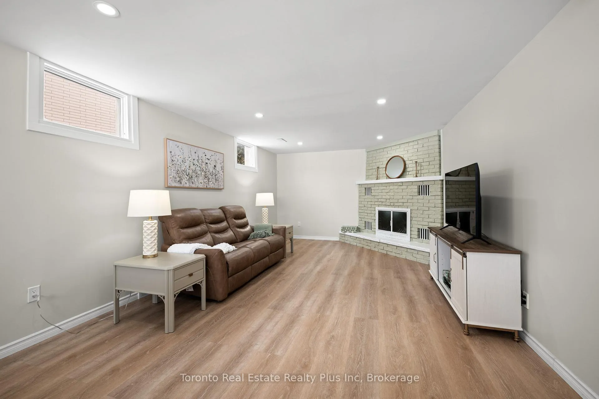 Photo 24 of 528 Greenbrook Drive, Kitchener — HOMEH