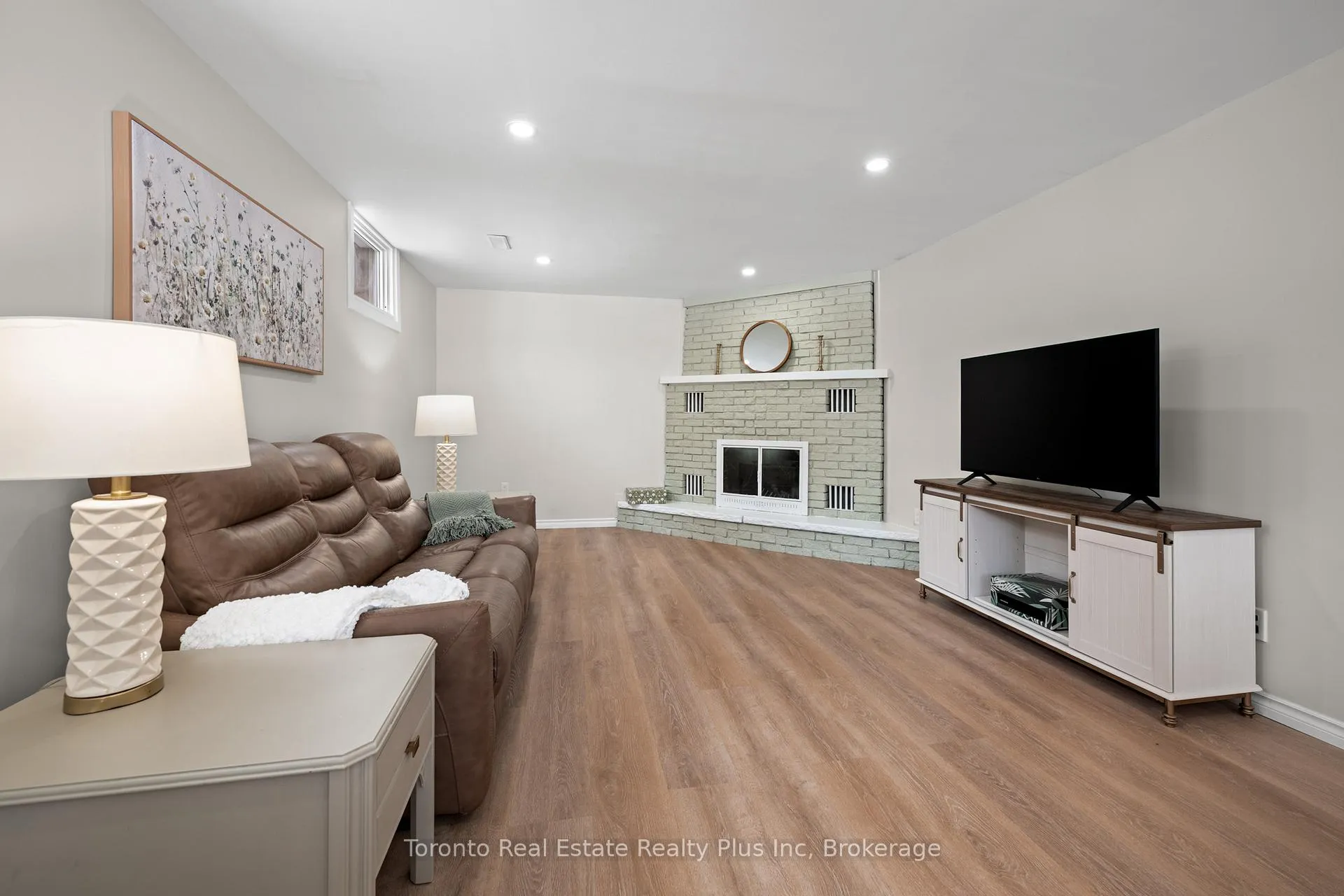 Photo 25 of 528 Greenbrook Drive, Kitchener — HOMEH